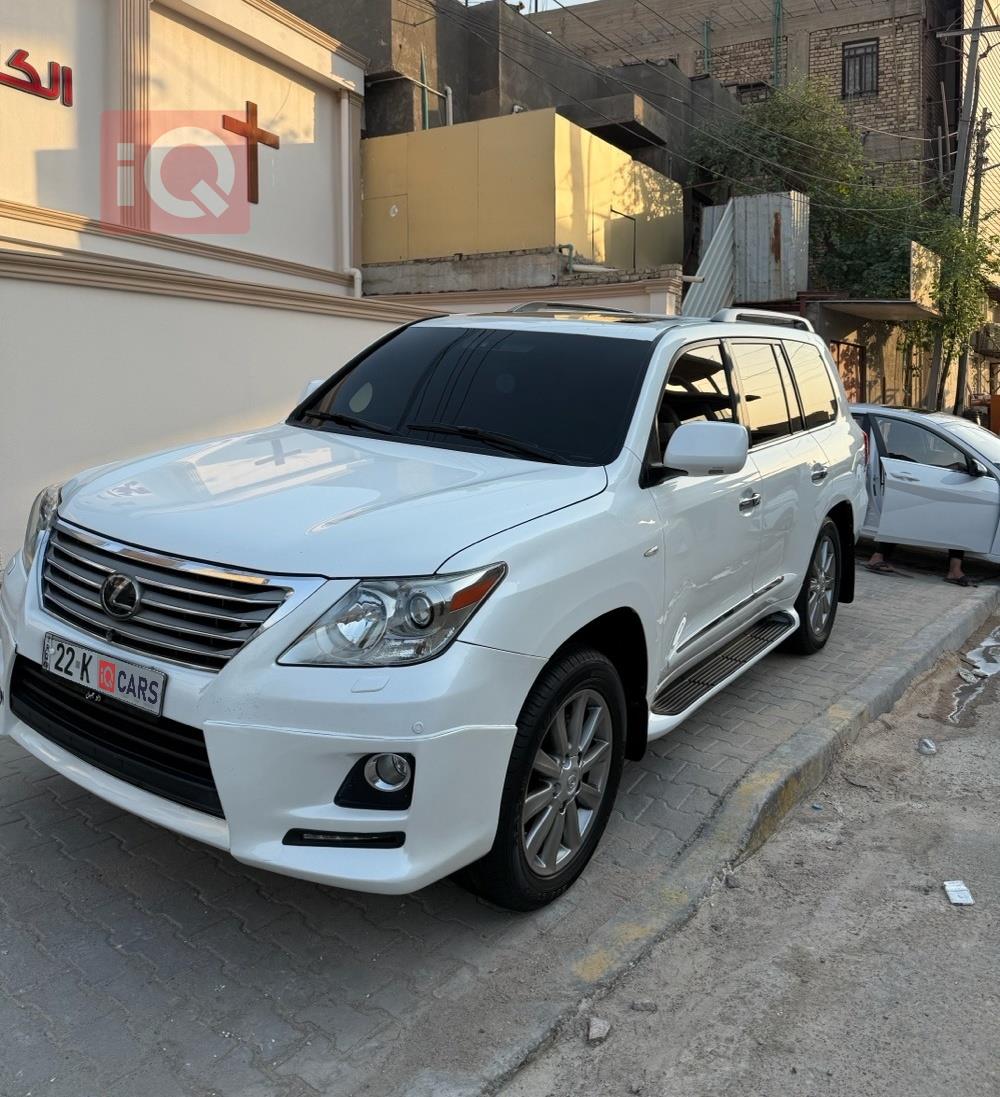 Lexus LX